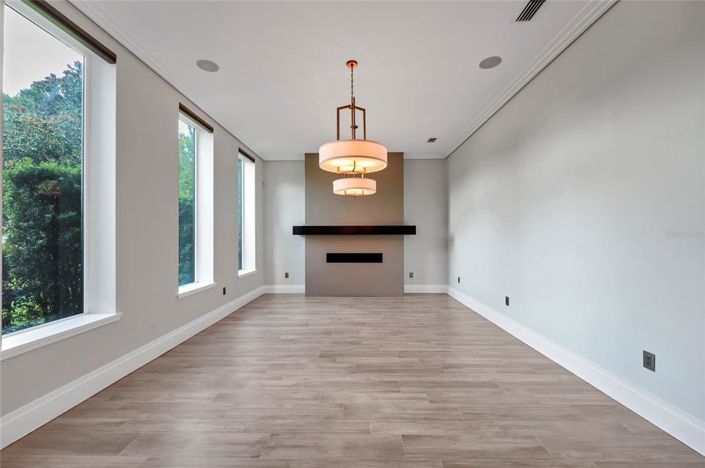 Image No.9-8 Bed Property for sale