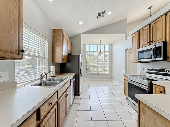 Image No.13-3 Bed Property for sale