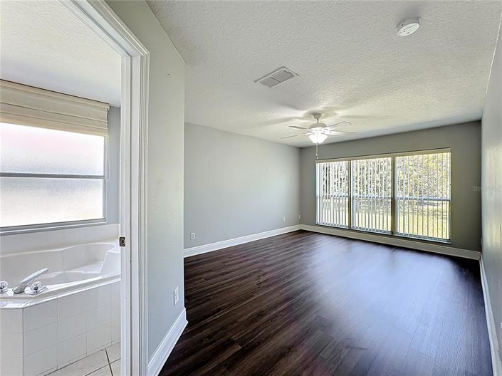 Image No.23-3 Bed Property for sale