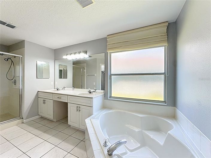 Image No.25-3 Bed Property for sale