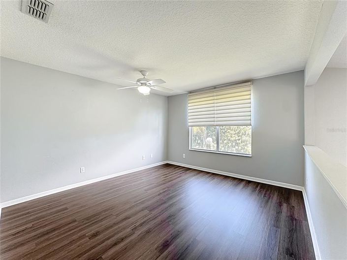 Image No.34-3 Bed Property for sale