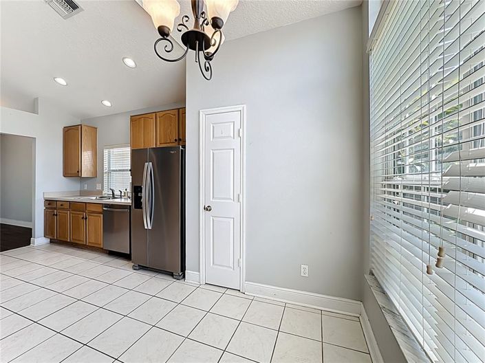 Image No.8-3 Bed Property for sale