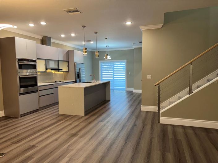 Image No.5-4 Bed Townhouse for sale