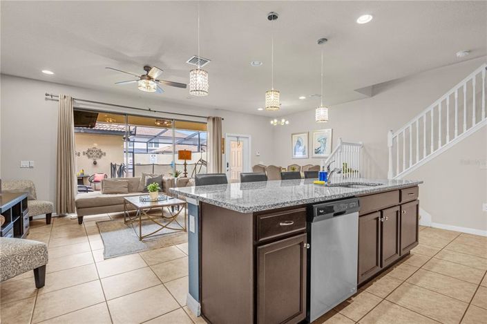 Image No.7-5 Bed Townhouse for sale