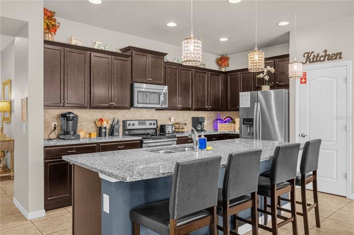 Image No.9-5 Bed Townhouse for sale