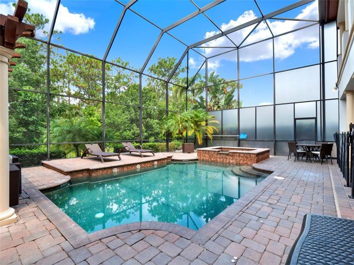 Image No.13-7 Bed Property for sale