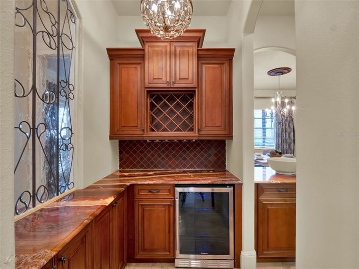 Image No.32-7 Bed Property for sale