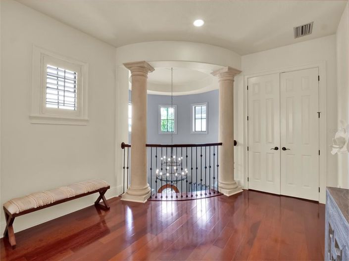 Image No.61-7 Bed Property for sale