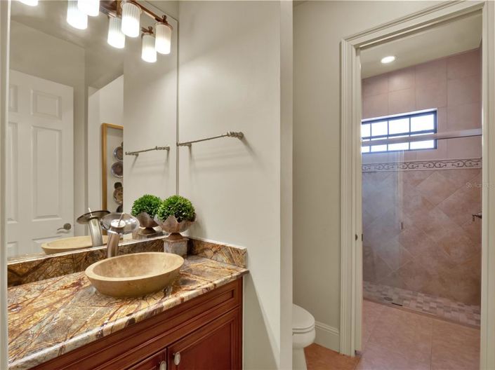 Image No.64-7 Bed Property for sale