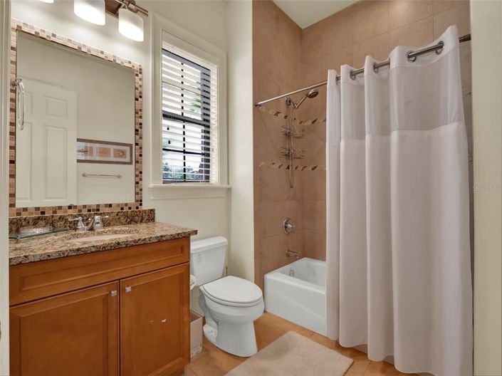 Image No.67-7 Bed Property for sale