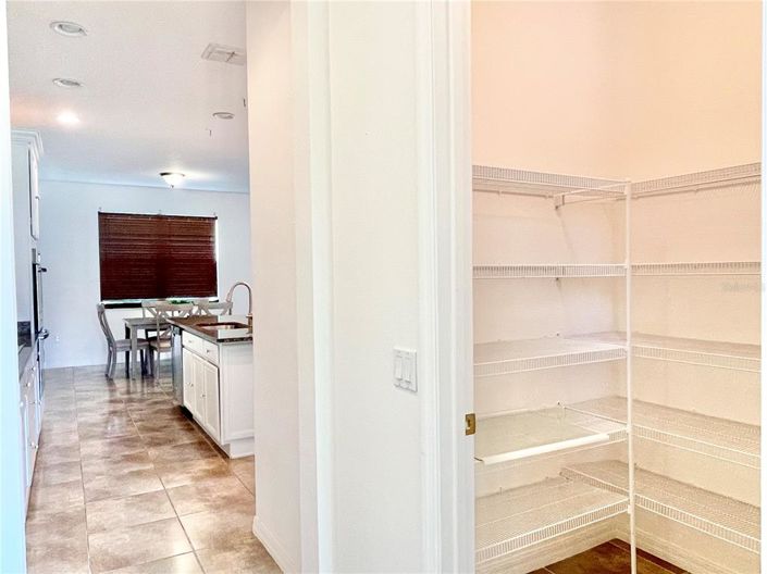 Image No.16-5 Bed Property for sale