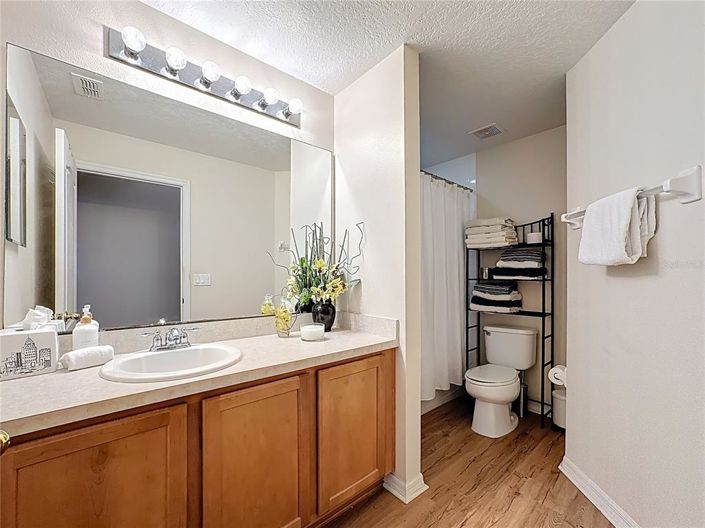 Image No.29-5 Bed Property for sale