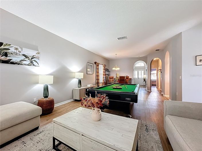 Image No.7-5 Bed Property for sale