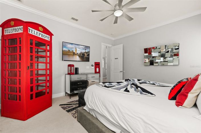 Image No.27-5 Bed Property for sale