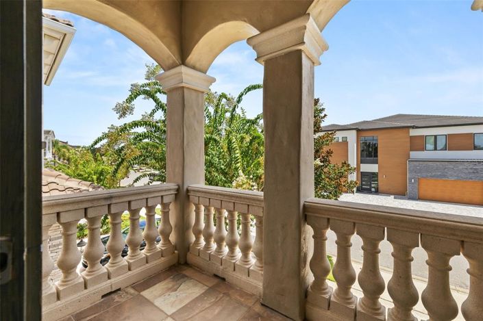 Image No.39-5 Bed Property for sale