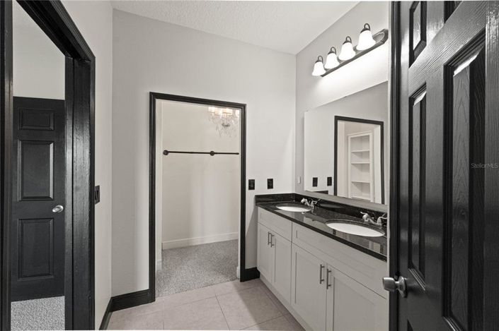 Image No.10-4 Bed Townhouse for sale