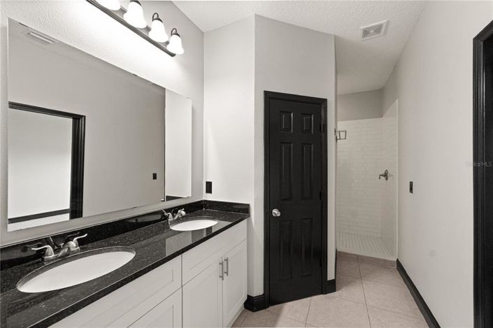 Image No.11-4 Bed Townhouse for sale