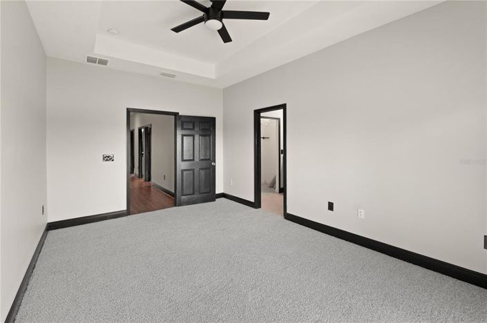 Image No.12-4 Bed Townhouse for sale