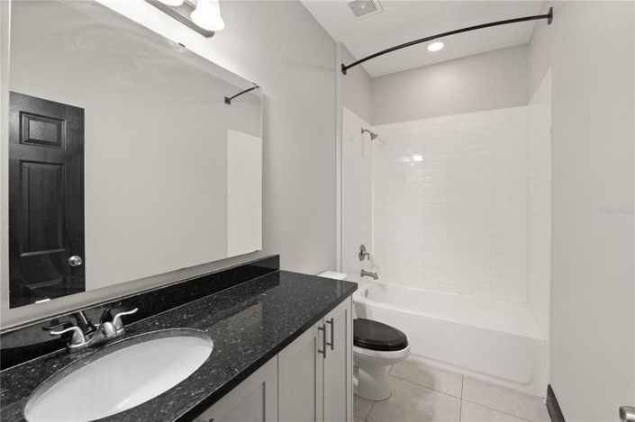 Image No.15-4 Bed Townhouse for sale