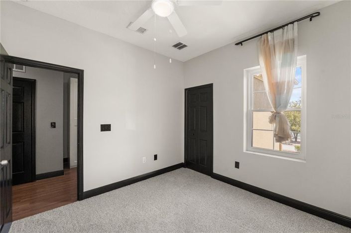 Image No.17-4 Bed Townhouse for sale