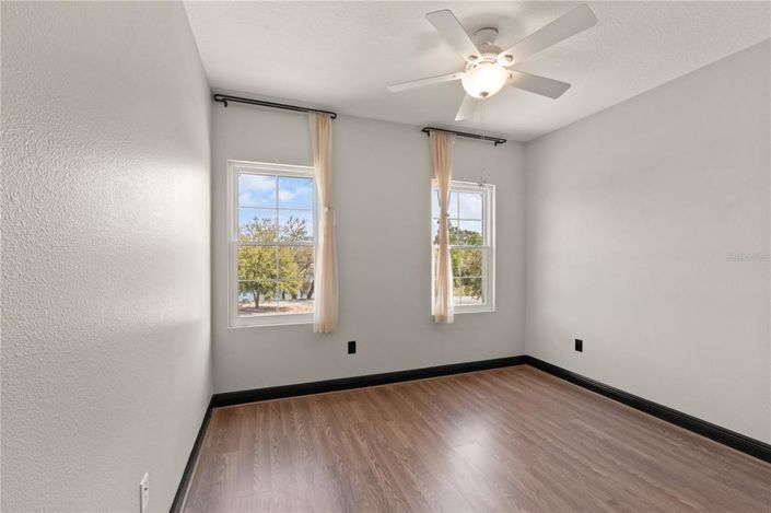 Image No.18-4 Bed Townhouse for sale