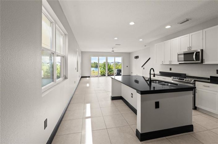 Image No.3-4 Bed Townhouse for sale