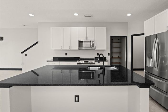 Image No.4-4 Bed Townhouse for sale