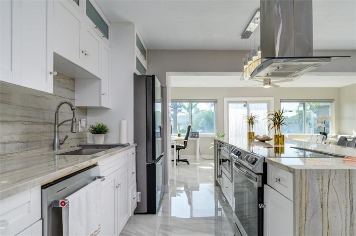 Image No.16-3 Bed Property for sale