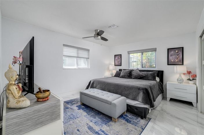 Image No.19-3 Bed Property for sale