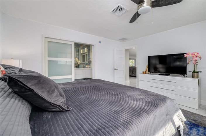 Image No.20-3 Bed Property for sale