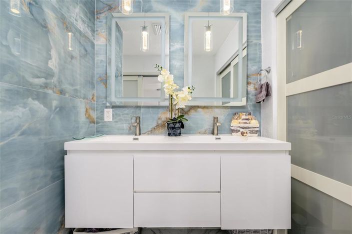 Image No.23-3 Bed Property for sale