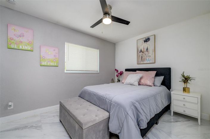 Image No.24-3 Bed Property for sale