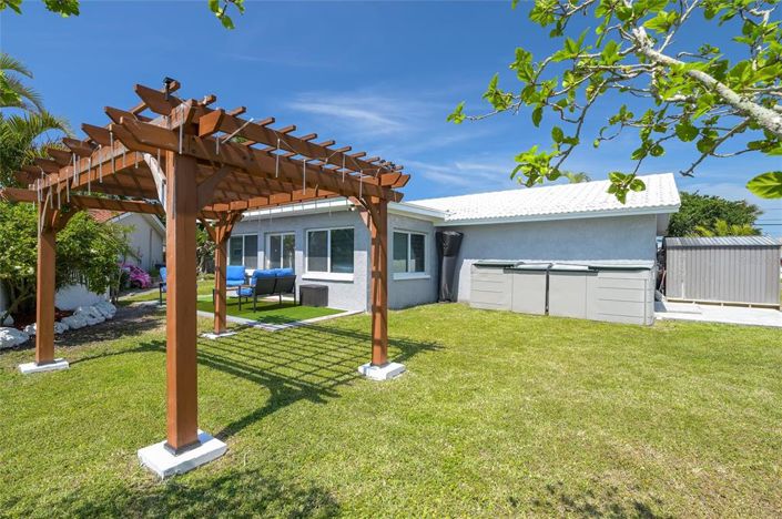 Image No.30-3 Bed Property for sale