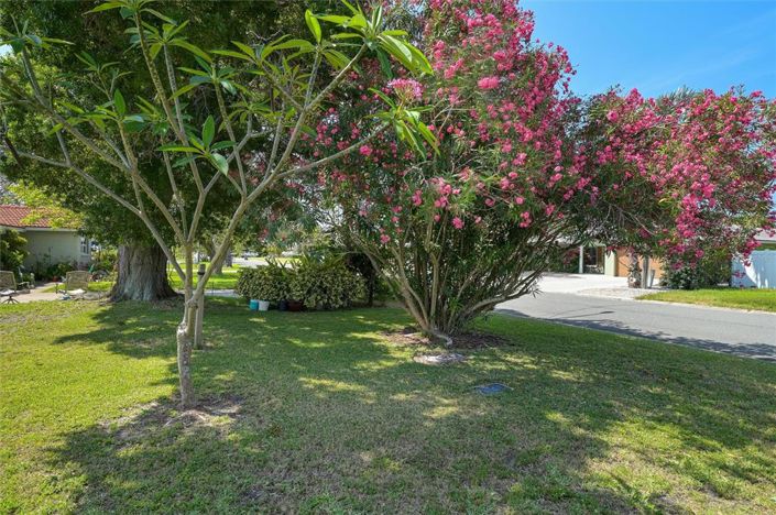 Image No.37-3 Bed Property for sale