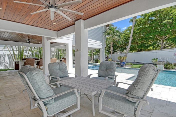 Image No.13-4 Bed Property for sale