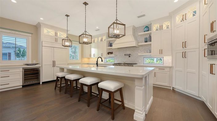 Image No.20-4 Bed Property for sale