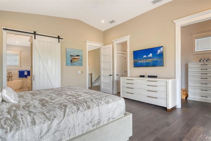 Image No.56-4 Bed Property for sale