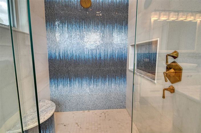 Image No.61-4 Bed Property for sale