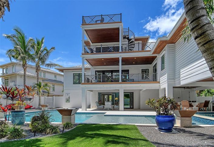 Image No.66-4 Bed Property for sale