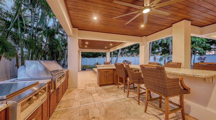 Image No.72-4 Bed Property for sale