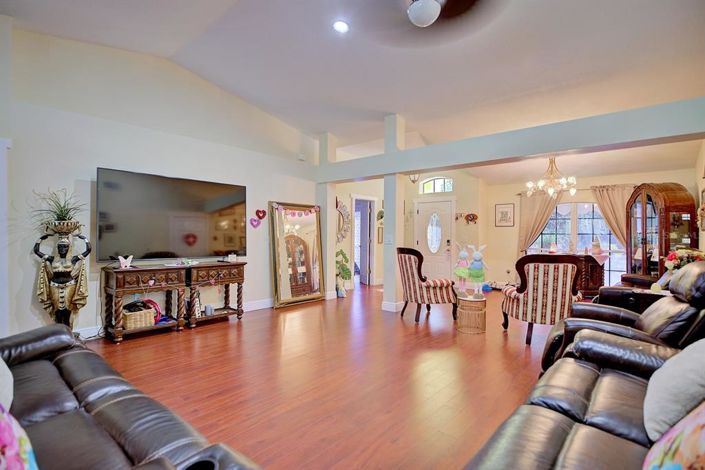 Image No.11-4 Bed Property for sale