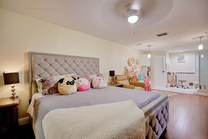 Image No.22-4 Bed Property for sale