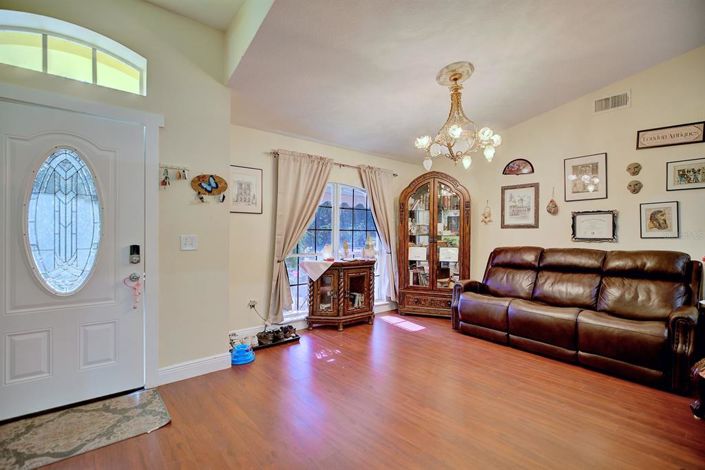 Image No.8-4 Bed Property for sale