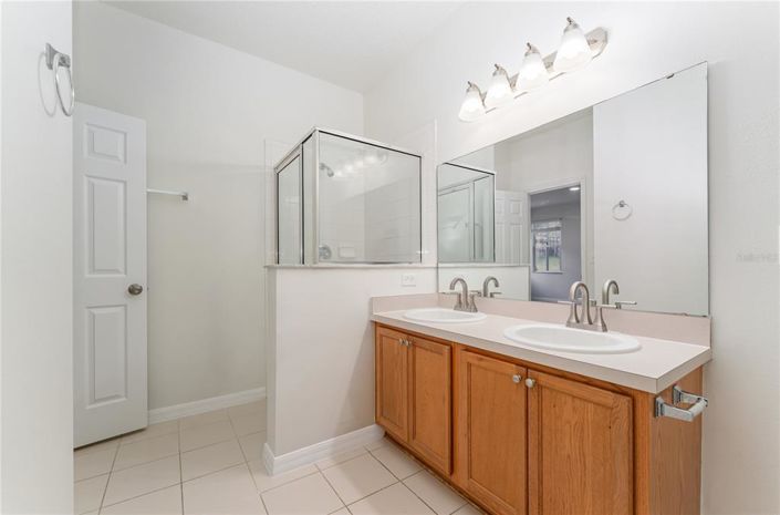 Image No.9-4 Bed Property for sale