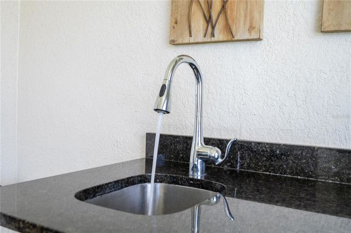 Image No.23-6 Bed Property for sale