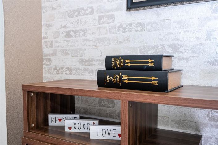 Image No.29-6 Bed Property for sale