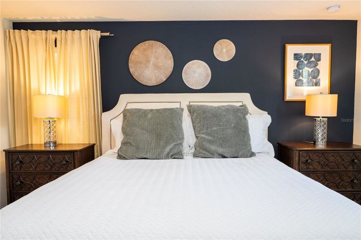 Image No.60-6 Bed Property for sale