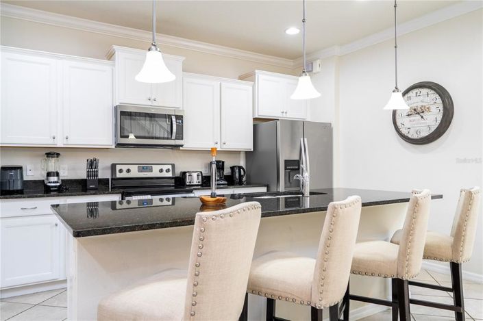 Image No.71-6 Bed Property for sale