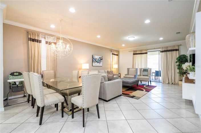 Image No.74-6 Bed Property for sale