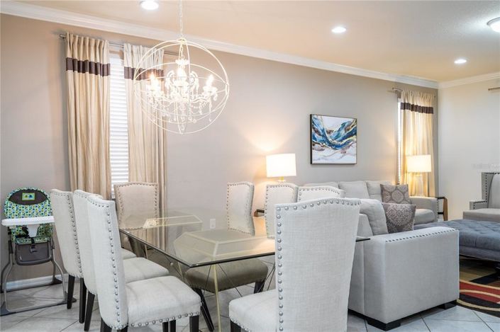 Image No.75-6 Bed Property for sale